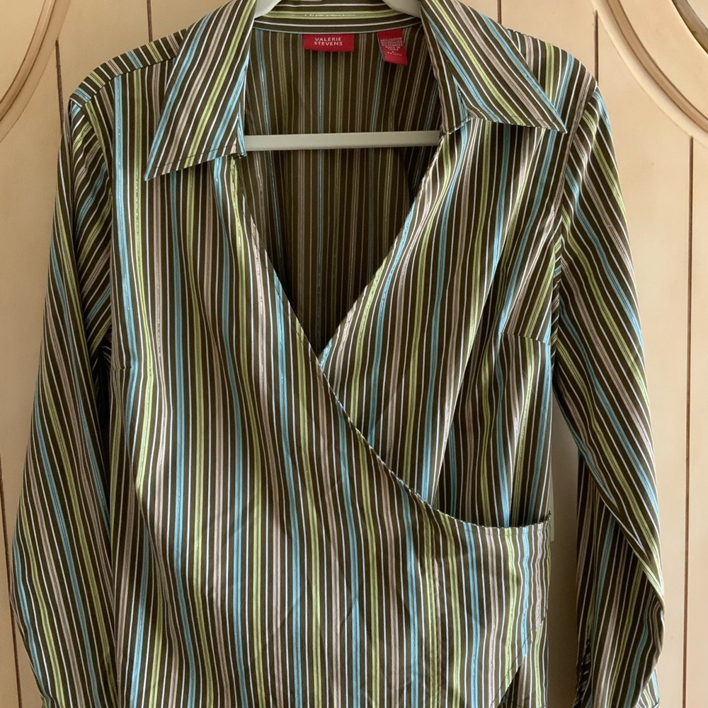 Valeri Stevens wrap blouse